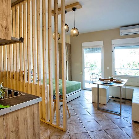 Golden Suites Ofrinion Ngoại thất bức ảnh