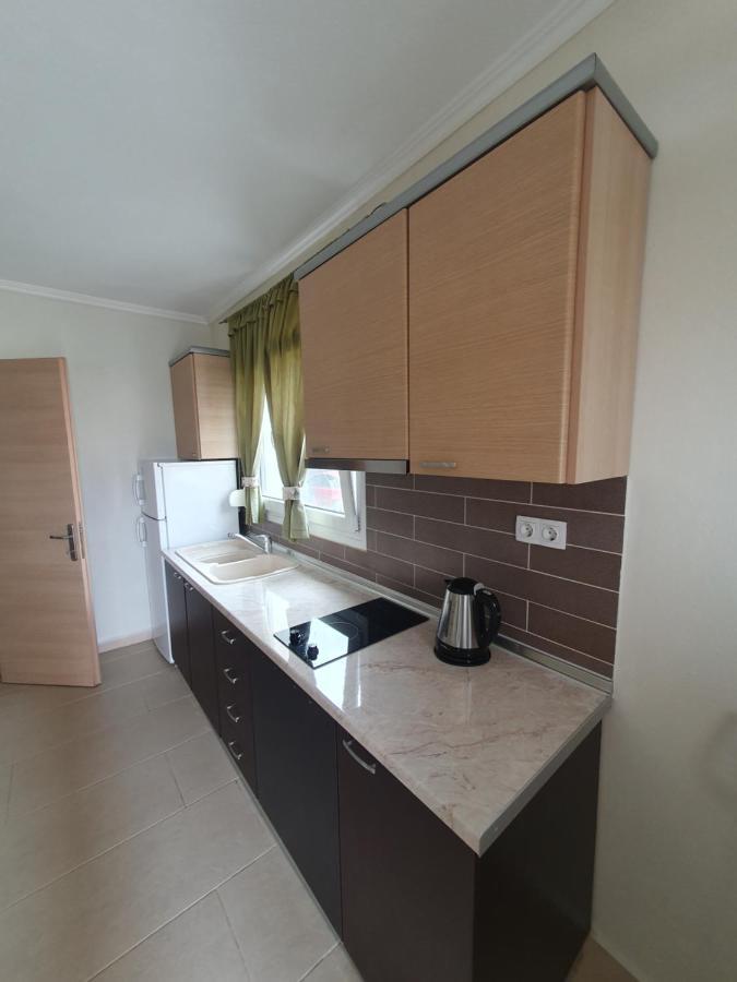 Golden Suites Ofrinion Ngoại thất bức ảnh