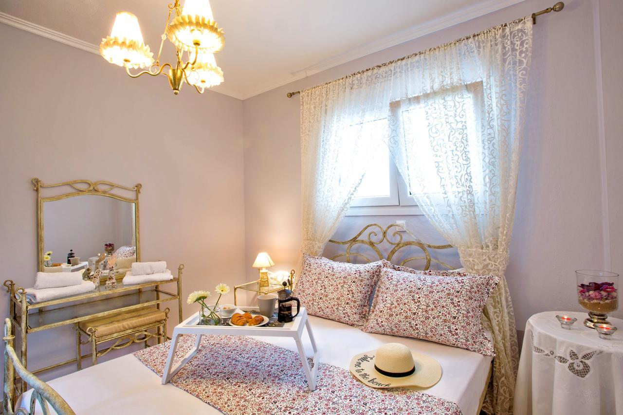 Golden Suites Ofrinion Ngoại thất bức ảnh