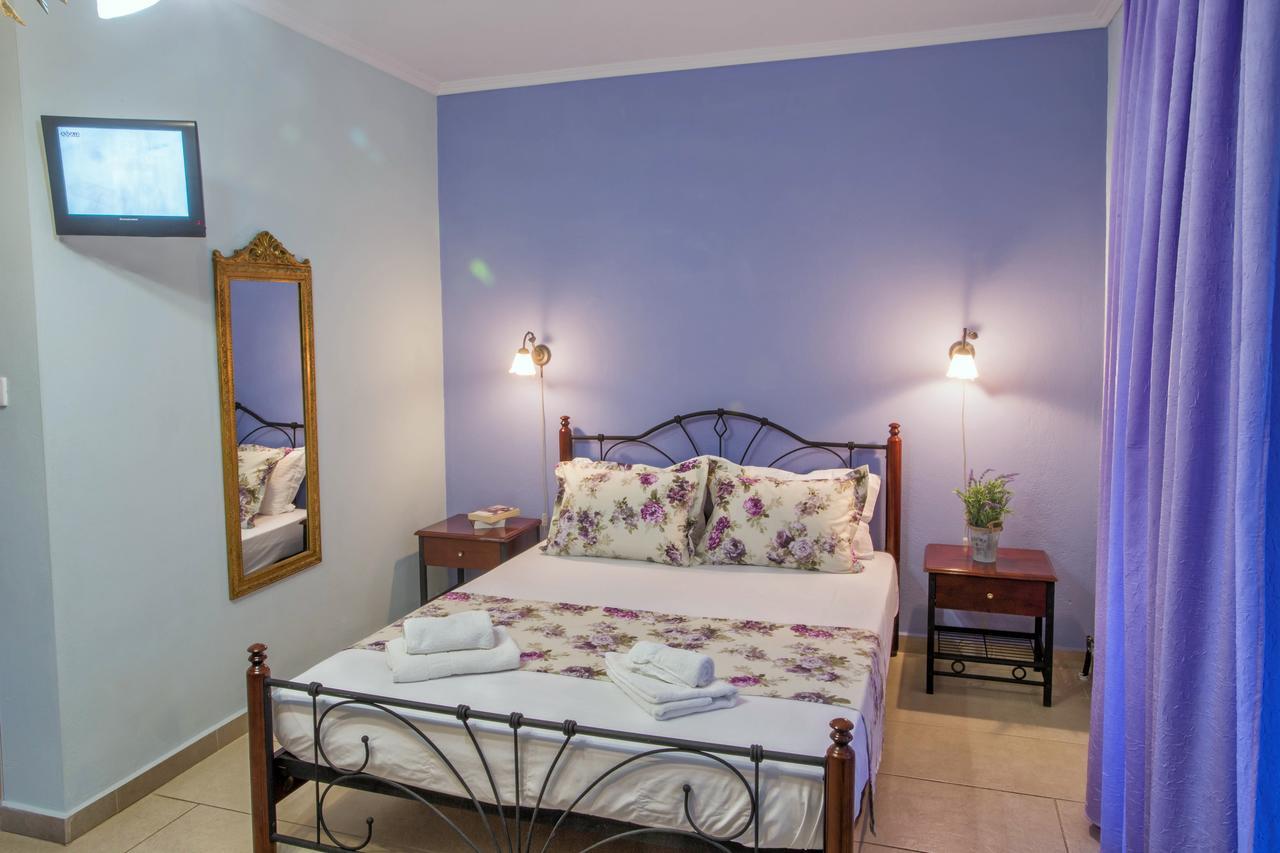 Golden Suites Ofrinion Ngoại thất bức ảnh
