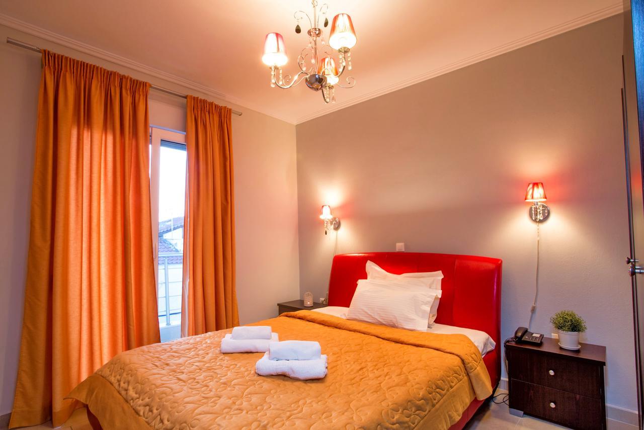 Golden Suites Ofrinion Ngoại thất bức ảnh