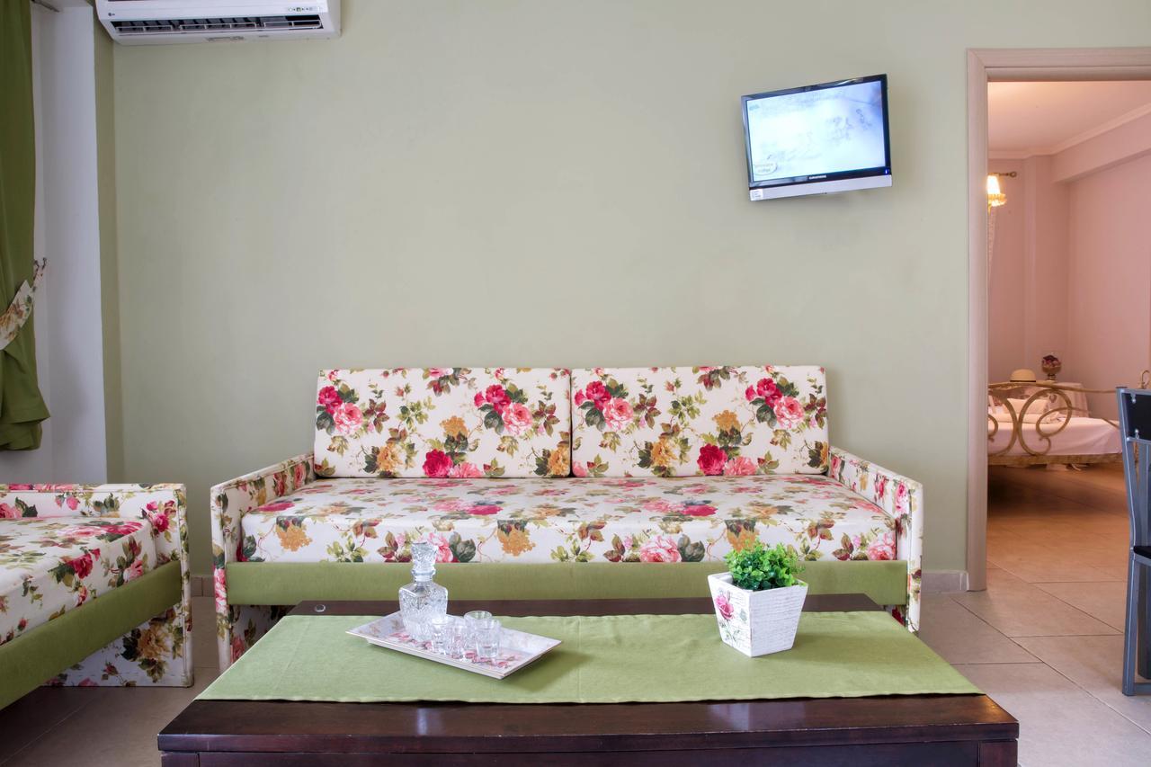 Golden Suites Ofrinion Ngoại thất bức ảnh
