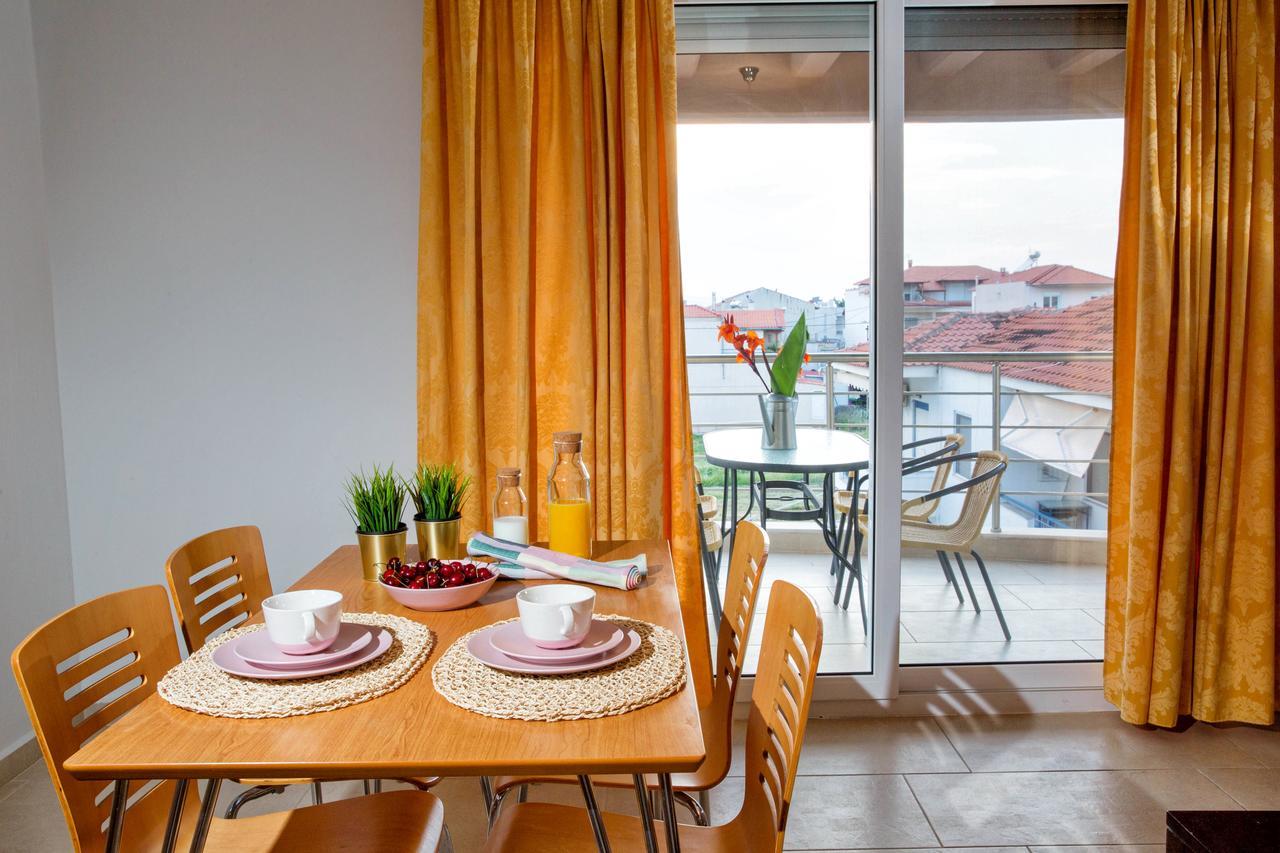 Golden Suites Ofrinion Ngoại thất bức ảnh