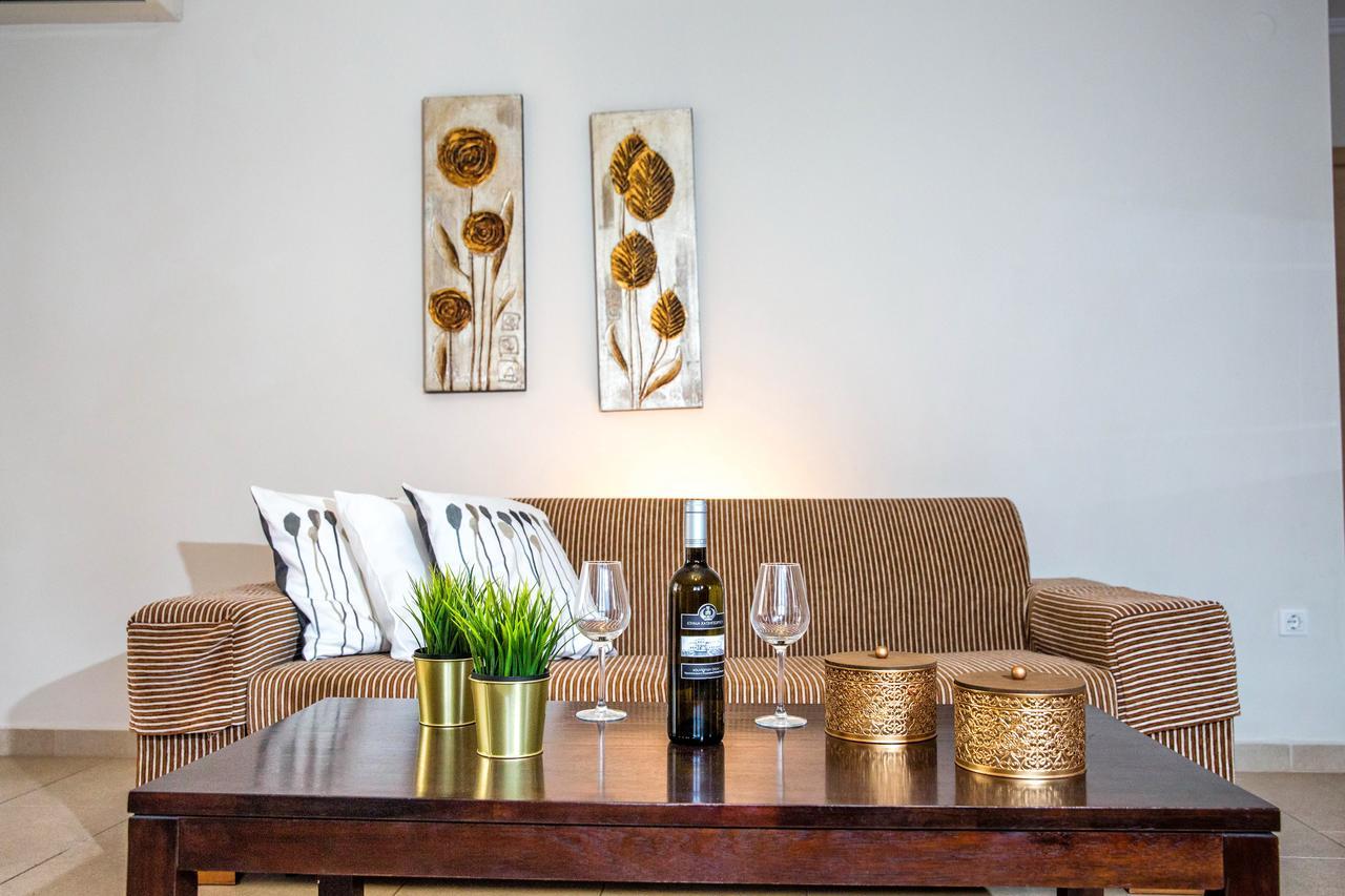 Golden Suites Ofrinion Ngoại thất bức ảnh