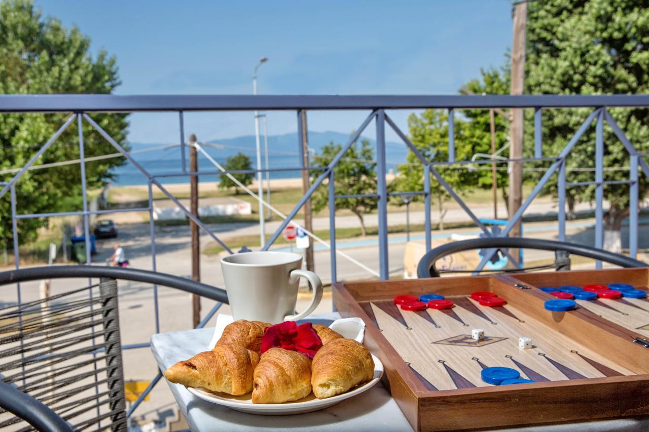 Golden Suites Ofrinion Ngoại thất bức ảnh