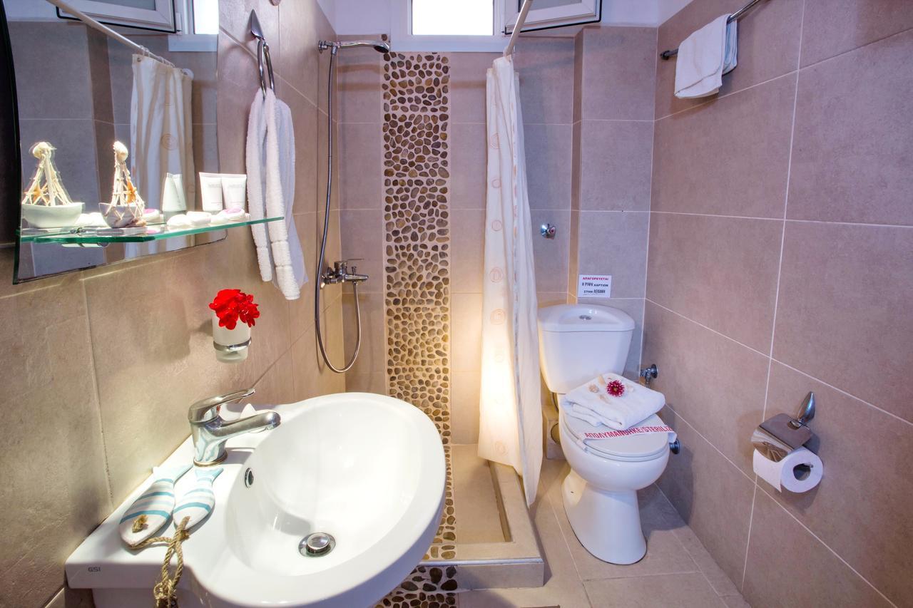 Golden Suites Ofrinion Ngoại thất bức ảnh