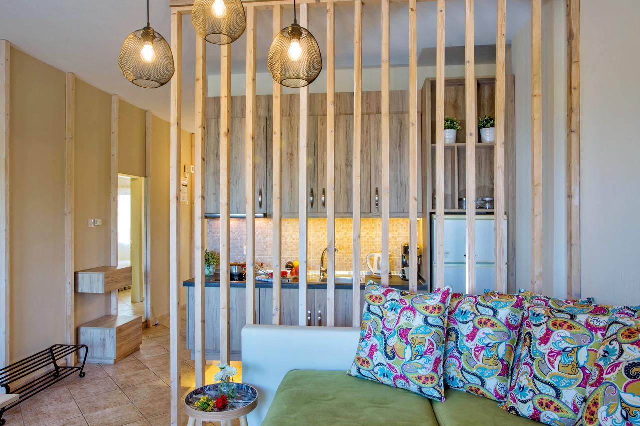 Golden Suites Ofrinion Ngoại thất bức ảnh