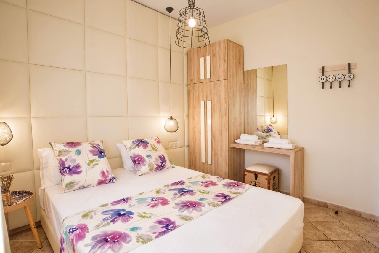 Golden Suites Ofrinion Ngoại thất bức ảnh