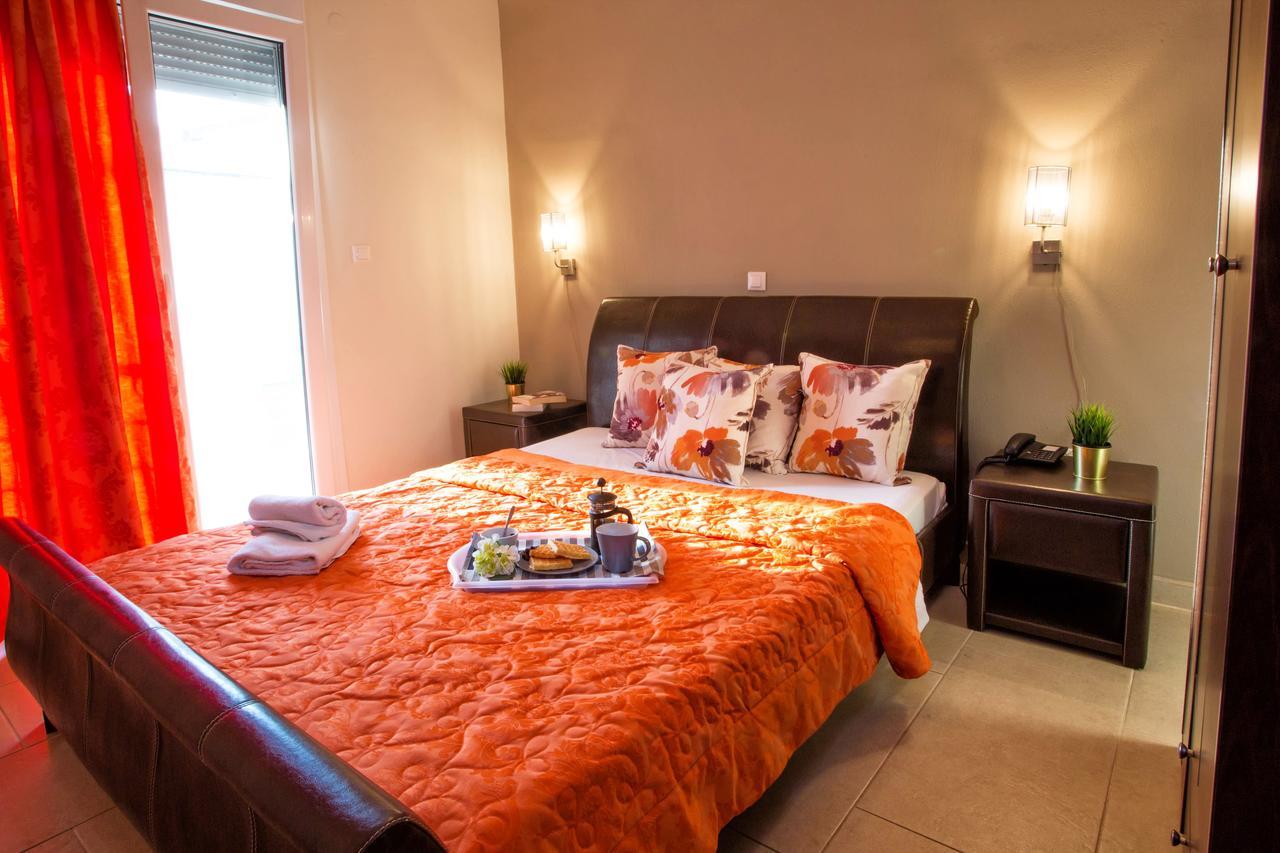 Golden Suites Ofrinion Ngoại thất bức ảnh