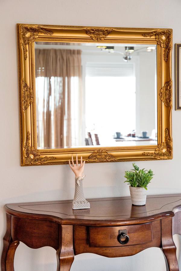 Golden Suites Ofrinion Ngoại thất bức ảnh
