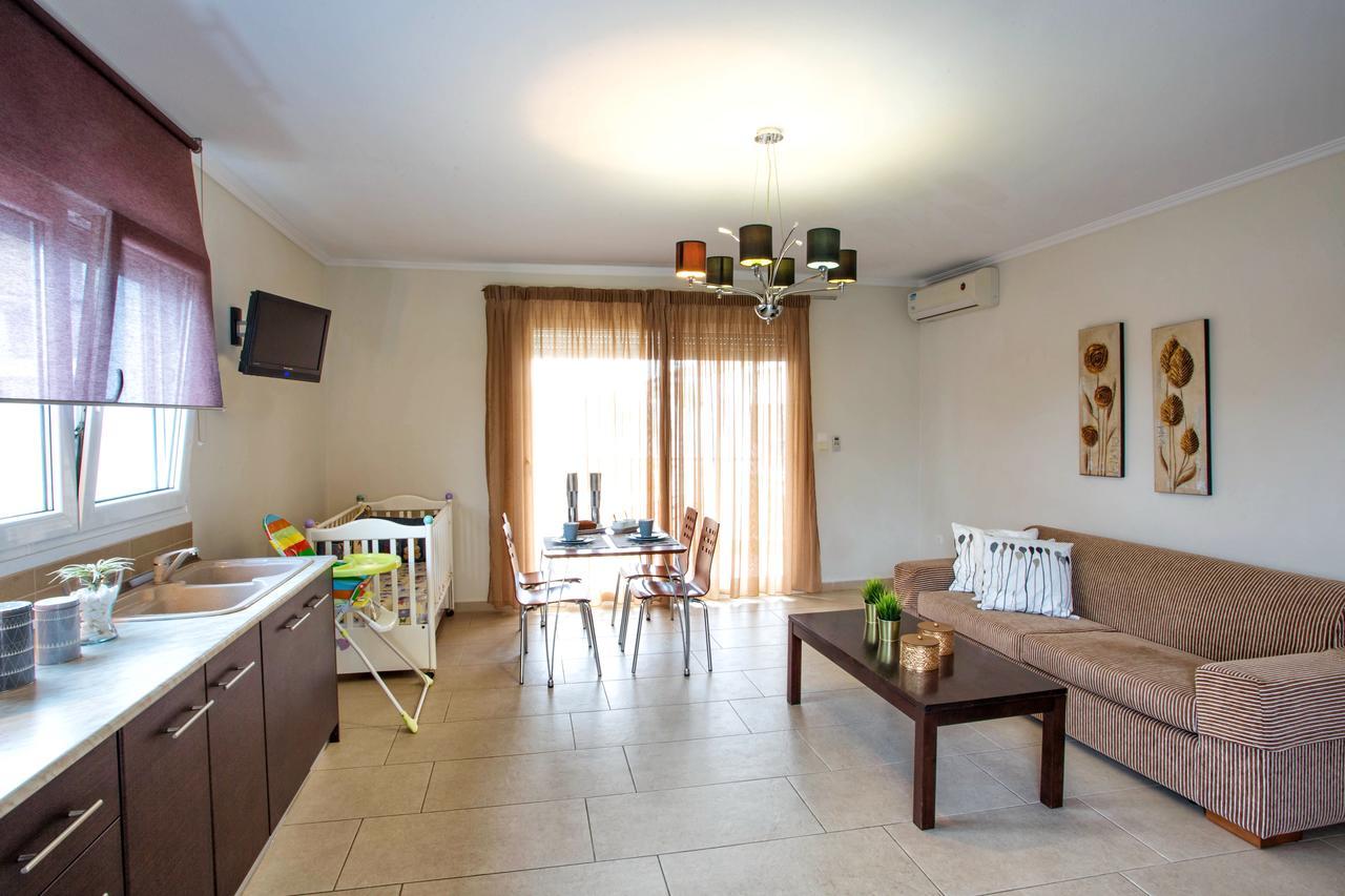 Golden Suites Ofrinion Ngoại thất bức ảnh