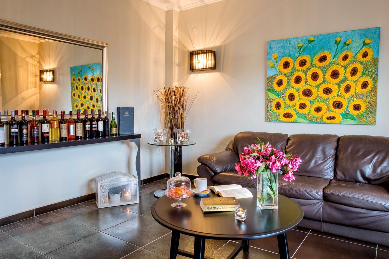 Golden Suites Ofrinion Ngoại thất bức ảnh